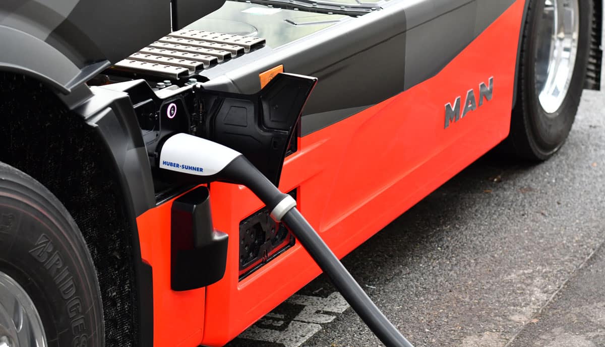 Wunderschone Lkw Batterie Laden Bild