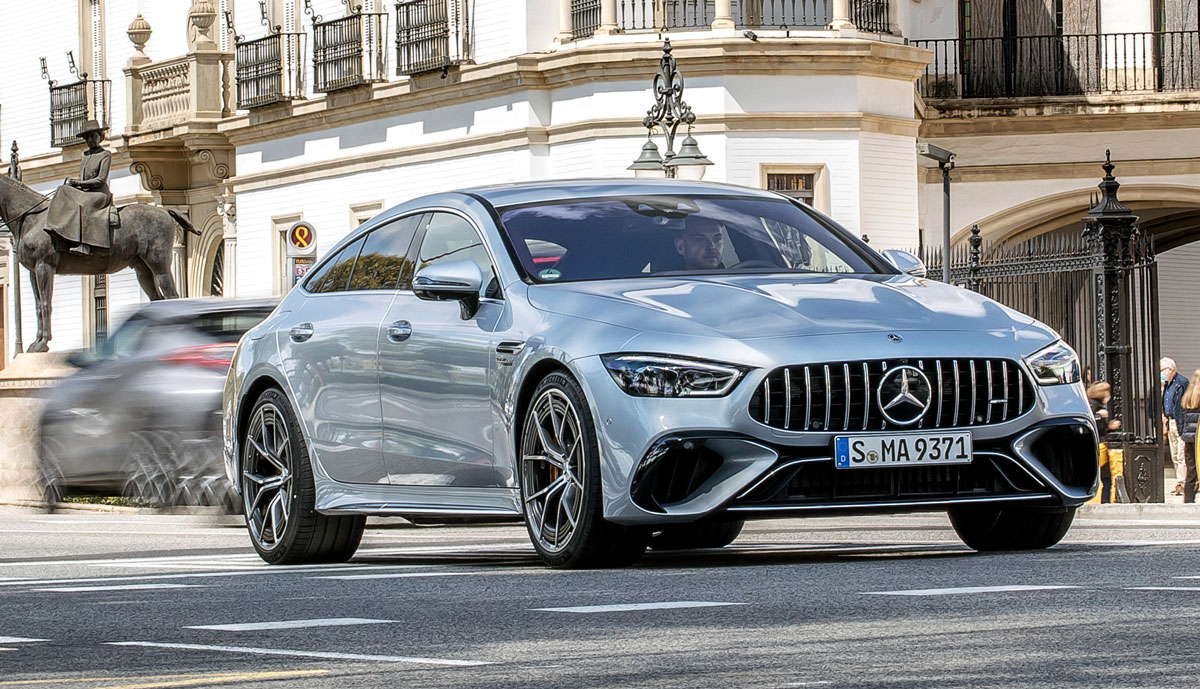 Mercedes-GT-4-Tuerer