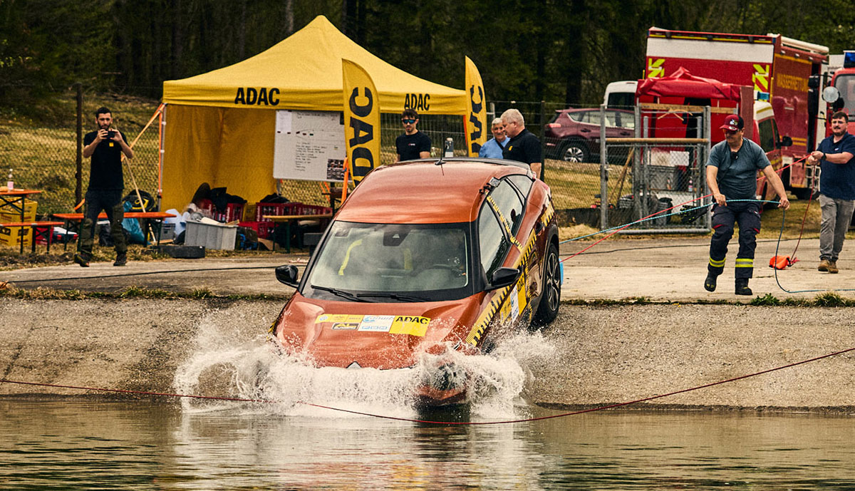 ADAC-Test-Elektroauto-Sinkverhalten