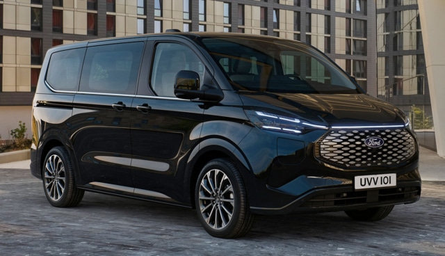 Ford-E-Tourneo-Custom-2023-1