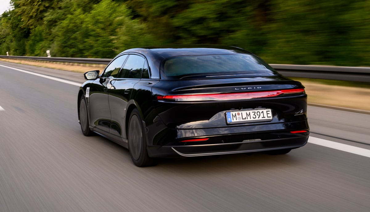 Lucid_Air-Grand-Touring_Guinness-World-Records-Title_10