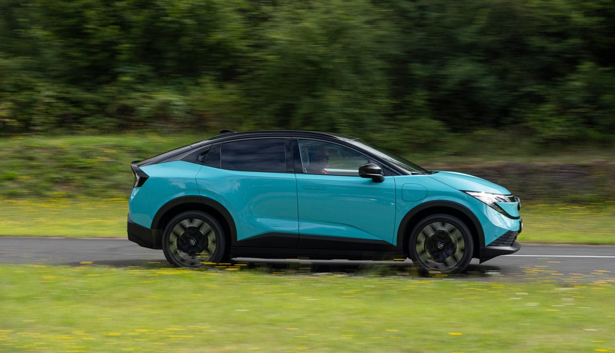 Nissan-LEAF-2025