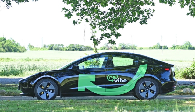 vibe-moves-you-Tesla