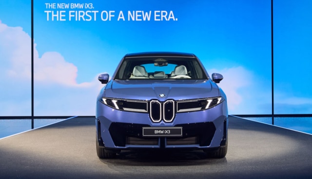 BMW-iX3-2025