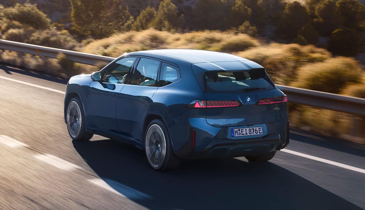 BMW-iX3-2025