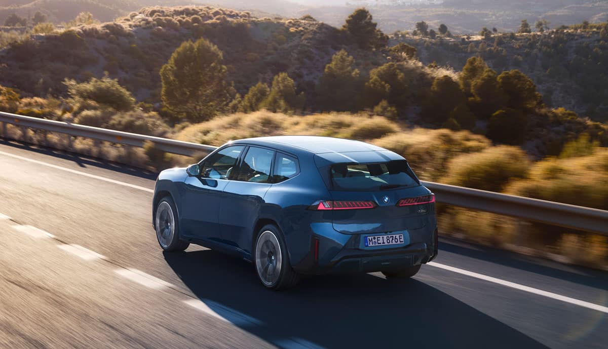 BMW-iX3-2025