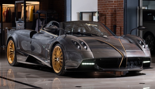 Pagani-Huayra-Roadster