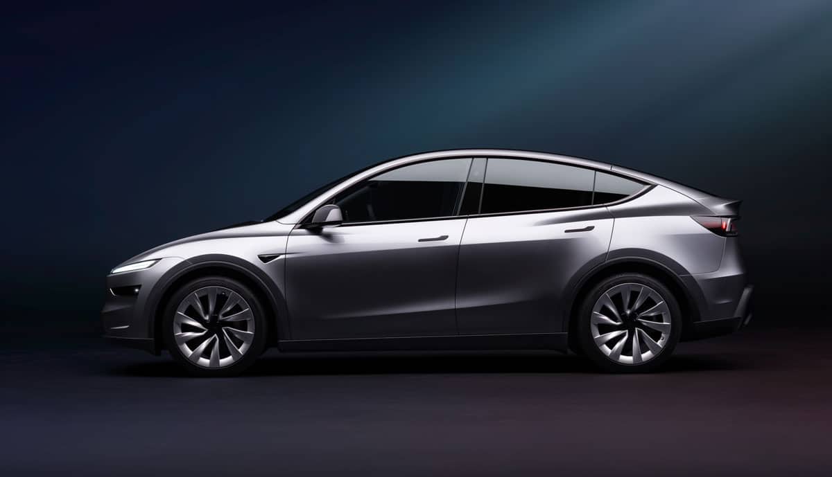 Tesla-Model-Y-2025