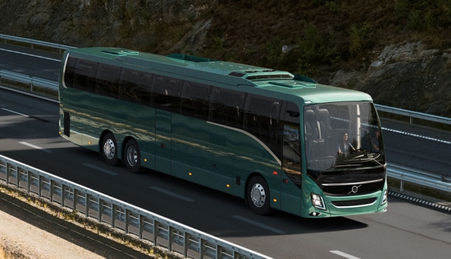 Volvo-BZR-Electric—CD-Lakeside-highway-VolvoBuses-2025