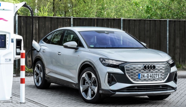 Audi-Q4-e-tron-Sportback-laedt