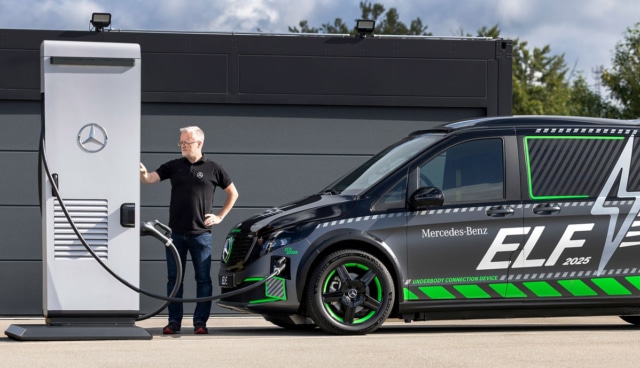 Mercedes-ELF-Elektroauto-Lade-Experimentalfahrzeug