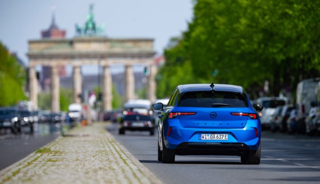 Opel-Astra-Electric