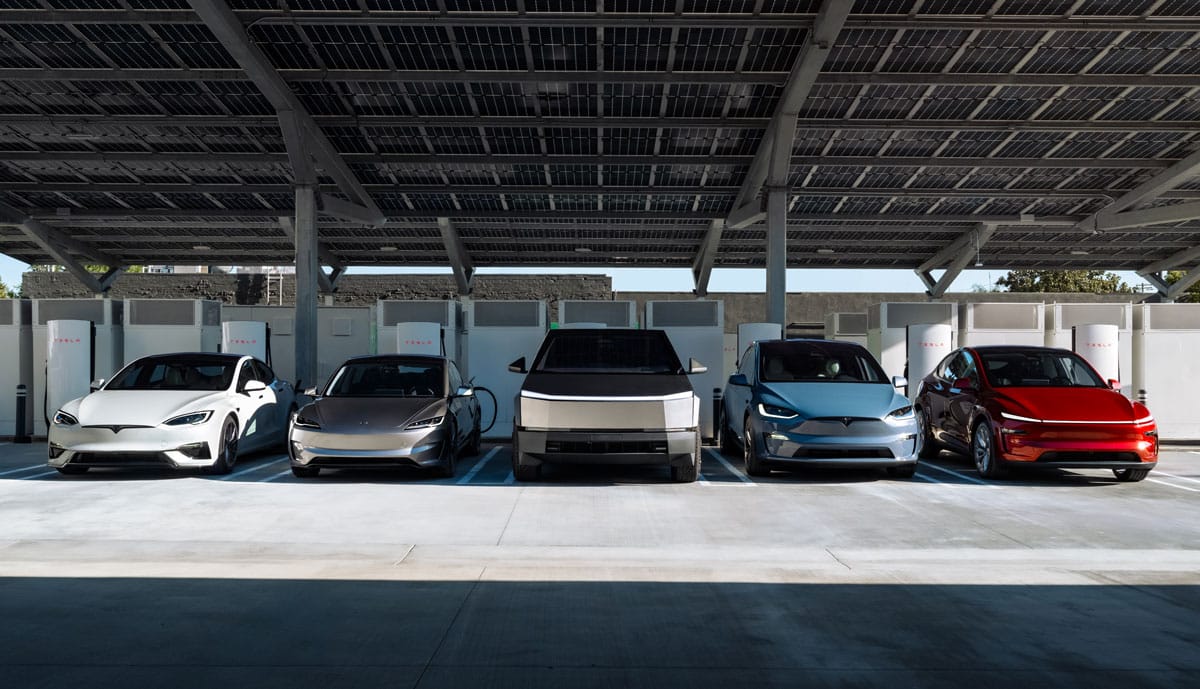 Tesla-Elektroautos-laden-2025