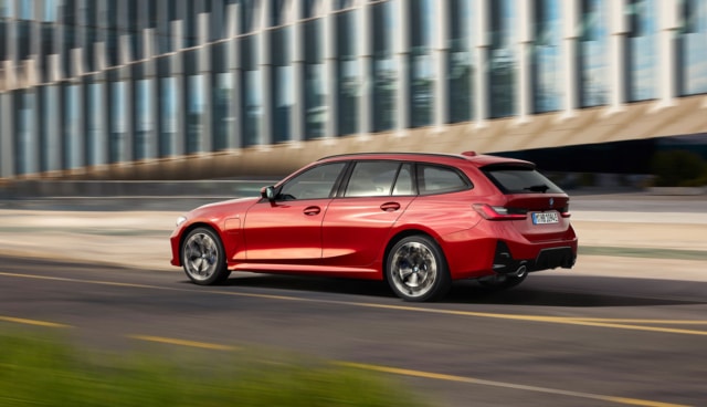 bmw-330e-touring