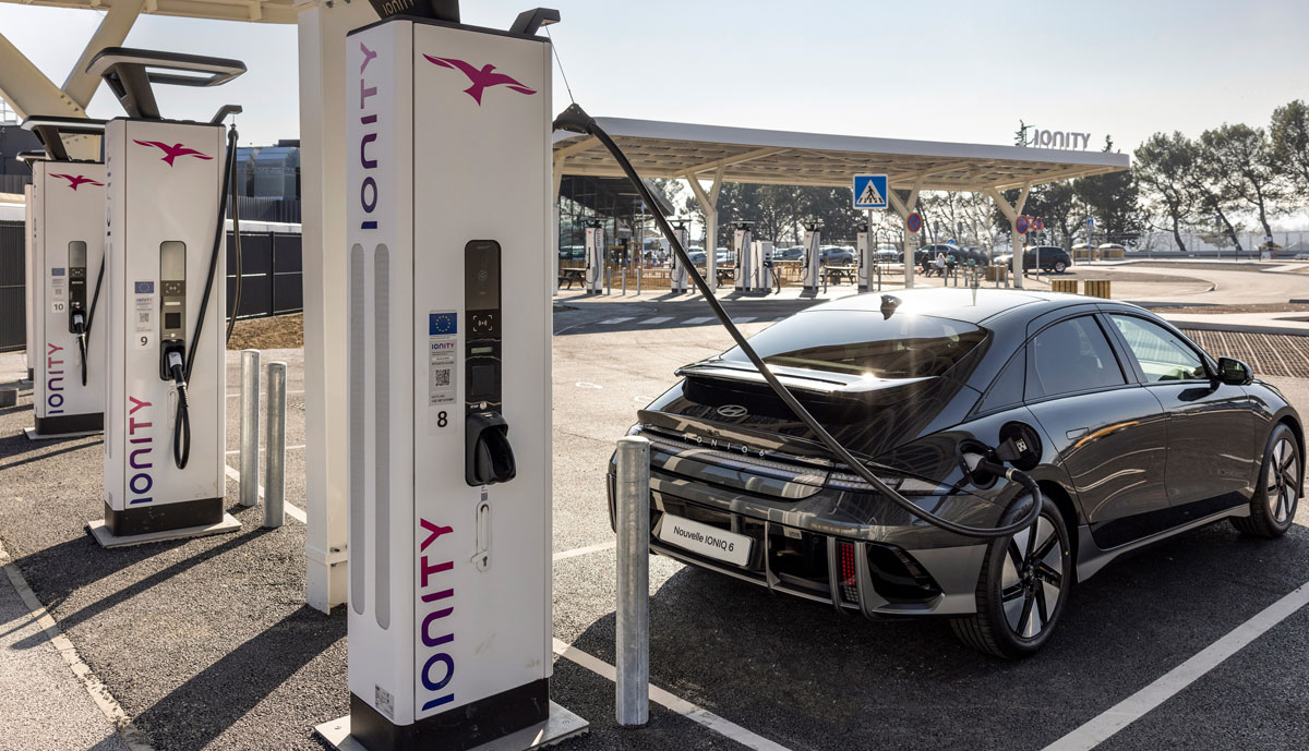 Hyundai-IONIQ-6-at-IONITY