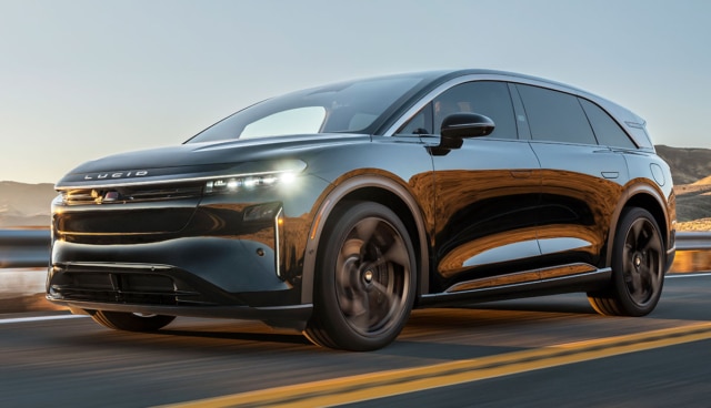 Lucid-Gravity-Touring-2025-14