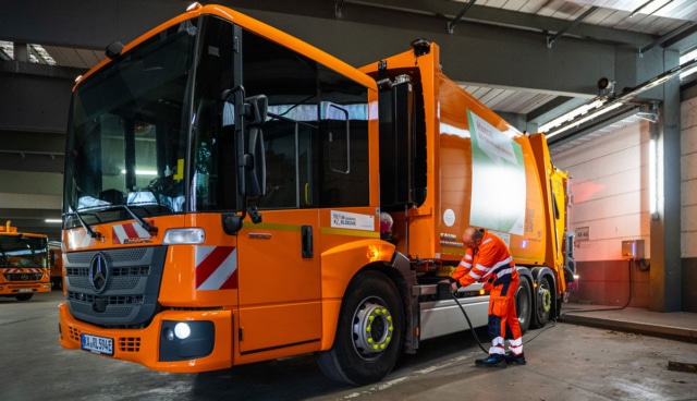 Mercedes-Benz-eEconic-fuer-die-Abfallentsorgung