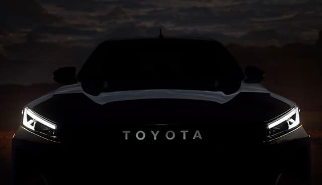 Toyota-Hilux-2025-Teaser