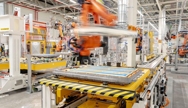 Batteriesystem-Montagewerk-in-Martorell-2025-2