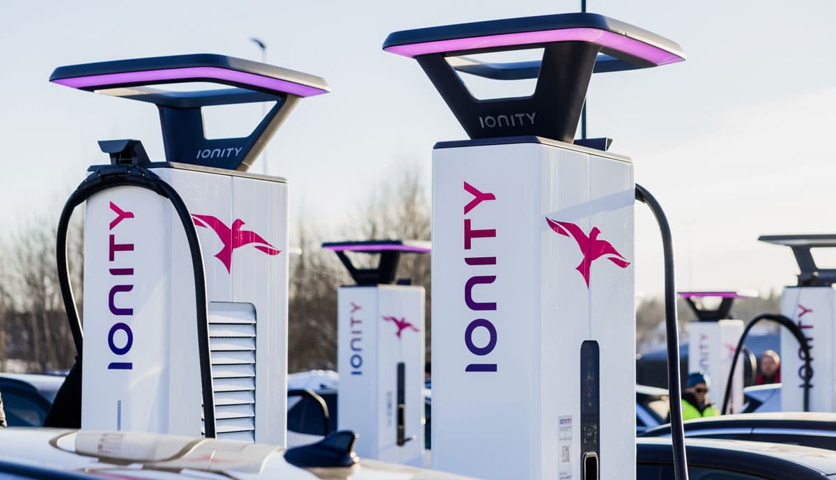 Busy-IONITY-Charging-Site