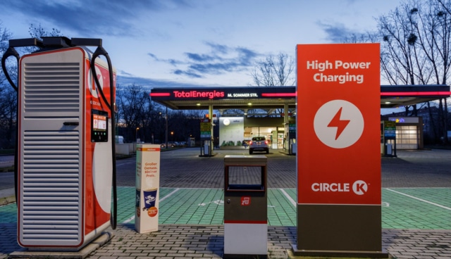 Circle-K_HPC_Berlin_Margarete_Sommer_Str_(c)-Pierre-Adenis