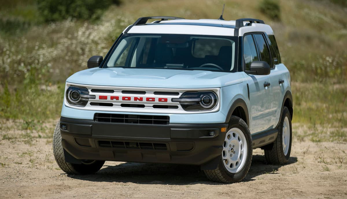 Ford-Bronco-Sport-Heritage-Edition_Robin’s-Egg-Blue_01