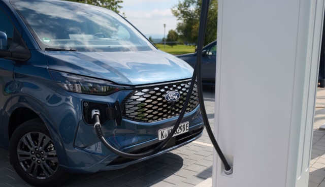 Ford-E-Transit-Custom