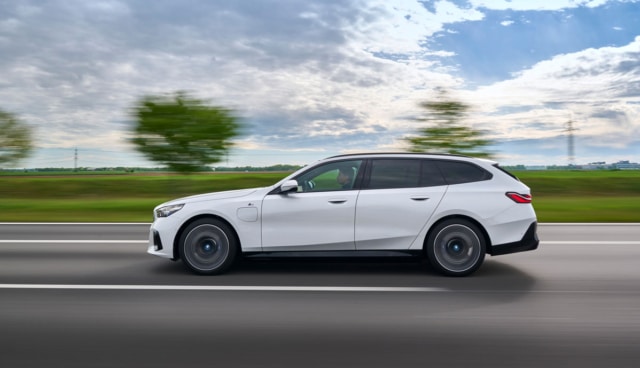bmw-530e-touring