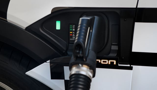 Audi-e-tron-laedt