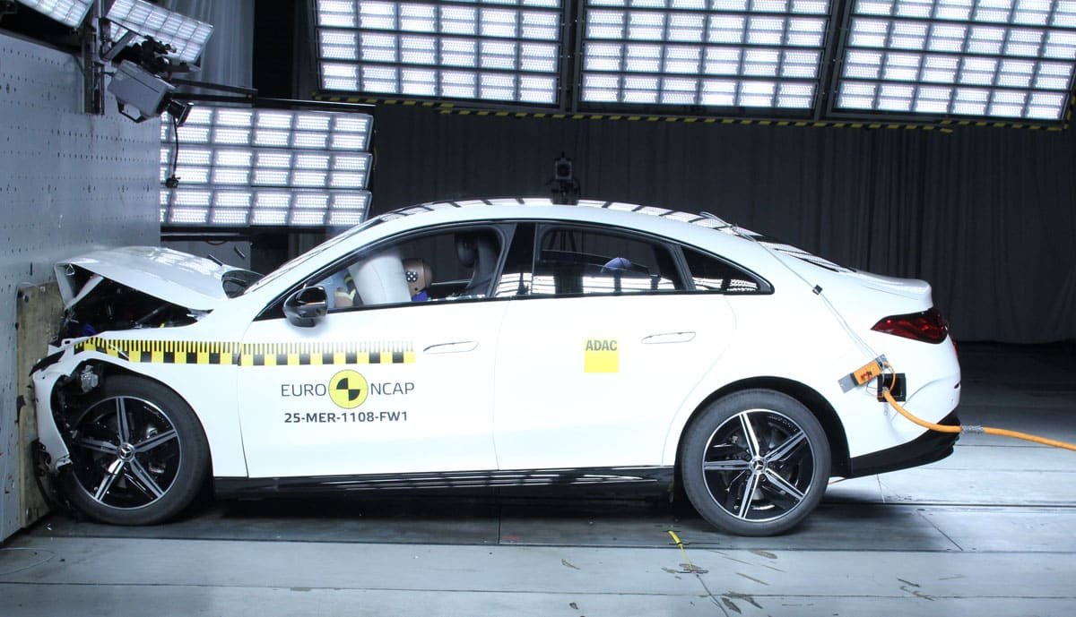 Euro-NCAP-Mercedes-CLA-Crashtest