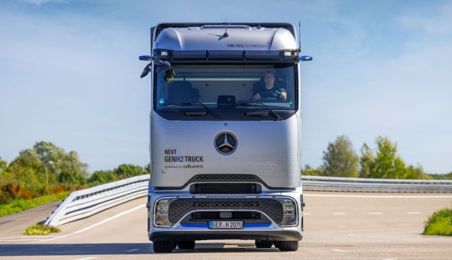 Mercedes-NextGenH2-Truck-2026-2