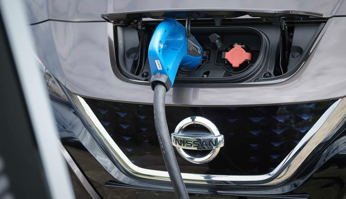 Nissan-Leaf-laedt