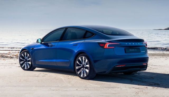 Tesla-Model-3-blau