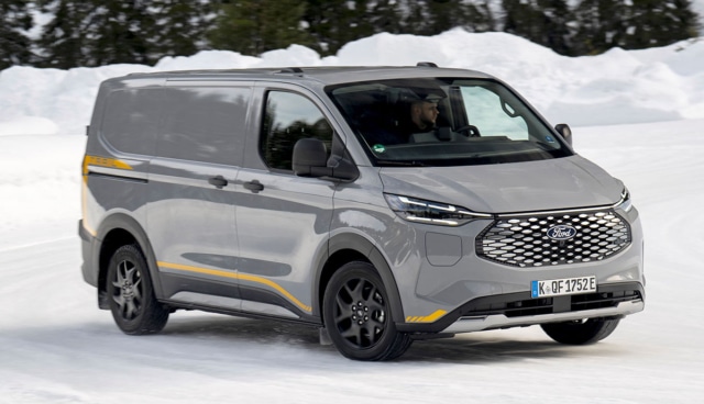 Ford-E-Transit-Custom-AWD-4