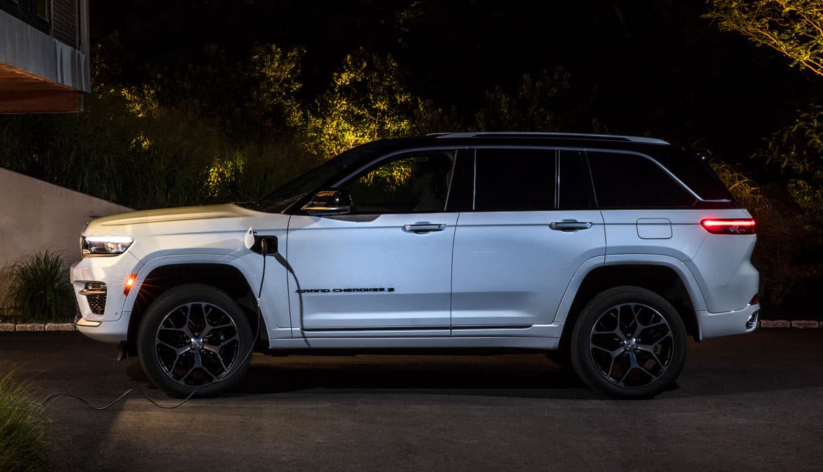 Jeep-Cherokee-4xe
