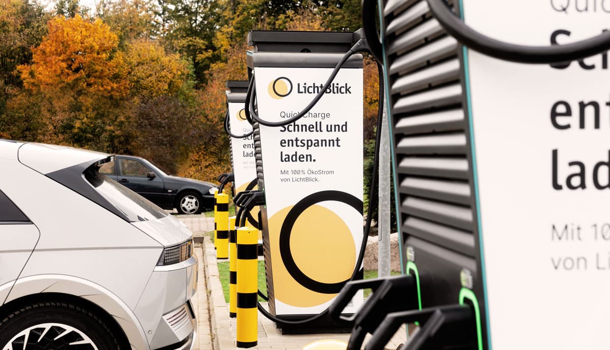 LichtBlick: QuickCharge-Schnellladentz erreicht zehn Standorte
