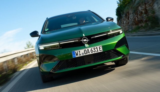 Opel-Astra-Sports-Tourer-Electric