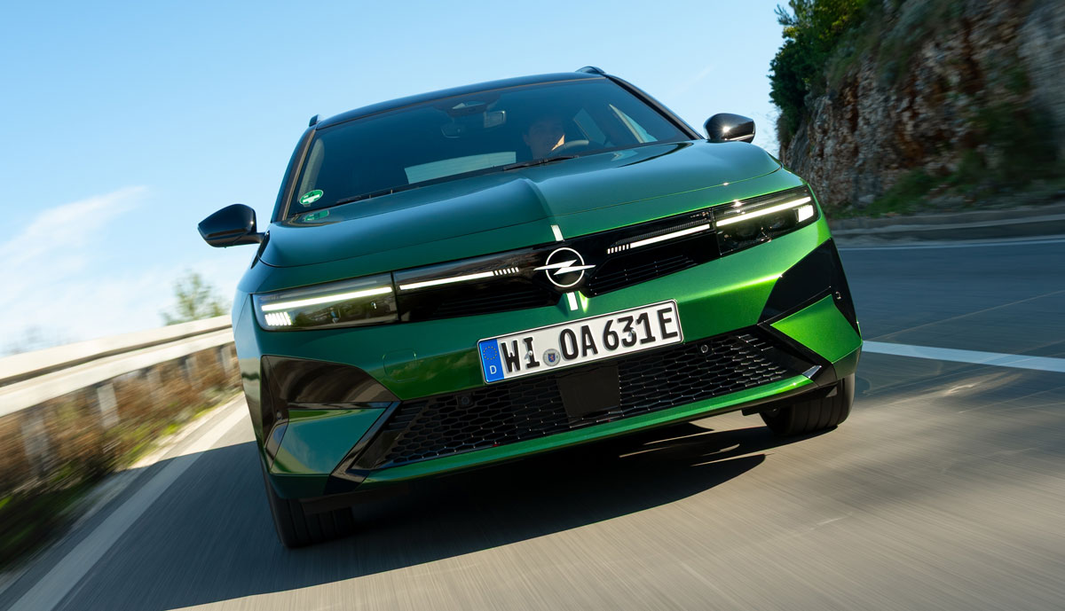 Opel-Astra-Sports-Tourer-Electric