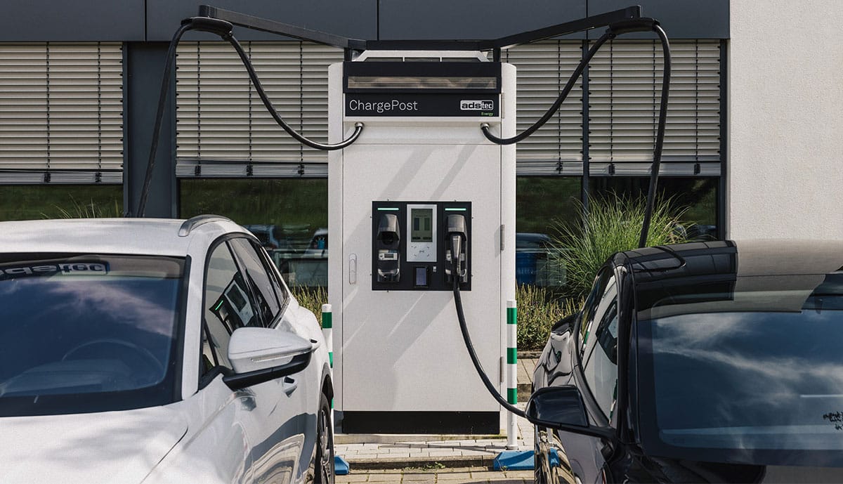 Ads-Tec-ChargePost