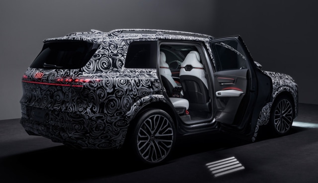 Audi-Q9_web-001