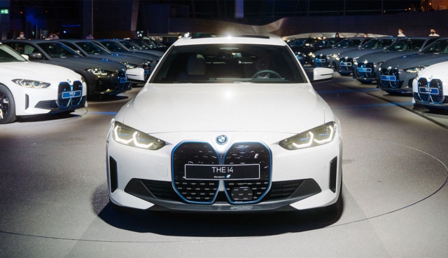 BMW-i4-Uebergabe