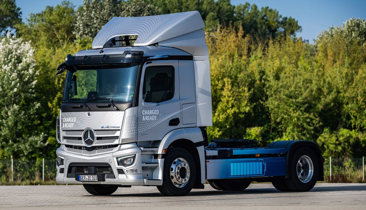 Mercedes-eActros-1