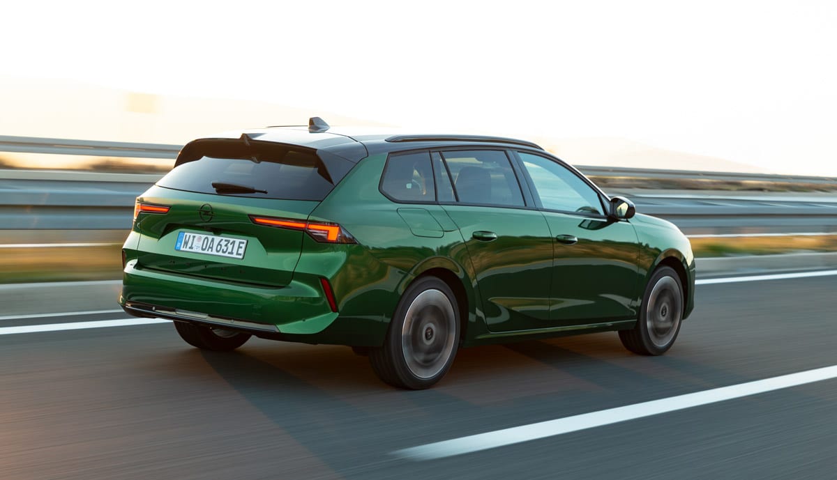 Opel-Astra-Sports-Tourer-Electric