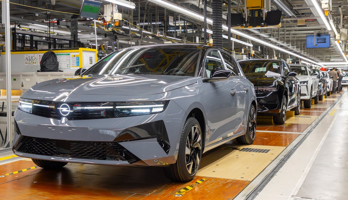 Die nächste Generation des Opel Astra, die auf der „STLA One“-Plattform von Stellantis basiert, entsteht wieder am Stammsitz in Rüsselsheim.