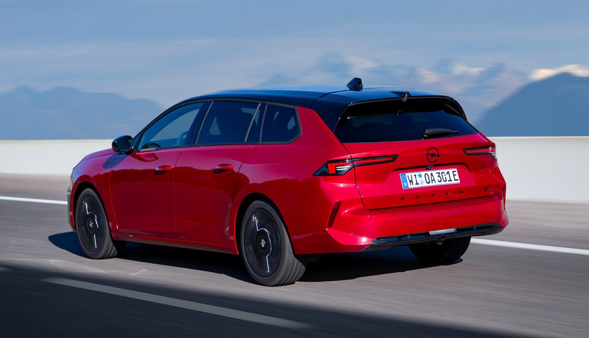 Opel-Astra-Sports-Tourer-Electric