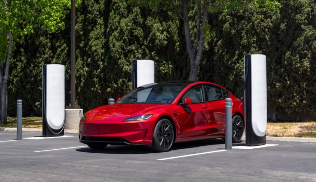 Tesla-Supercharger-V4