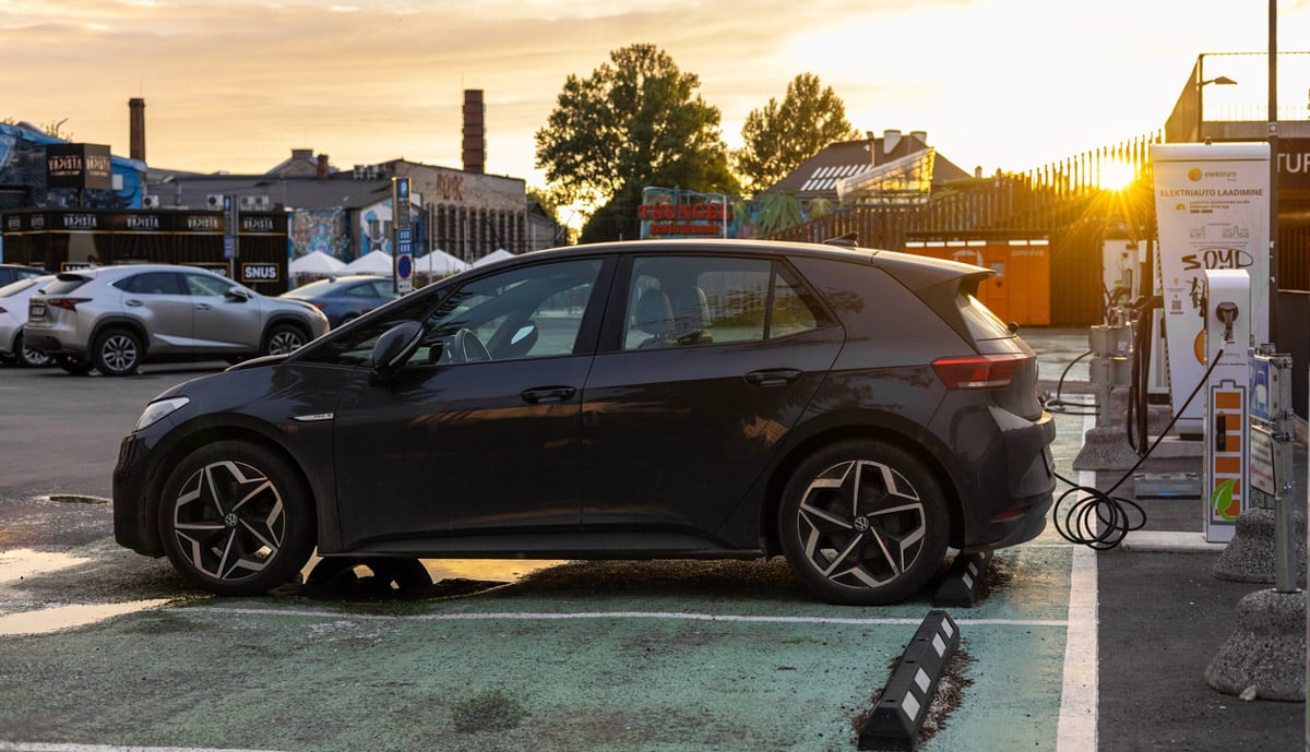 iStock-VW-ID.3-laedt