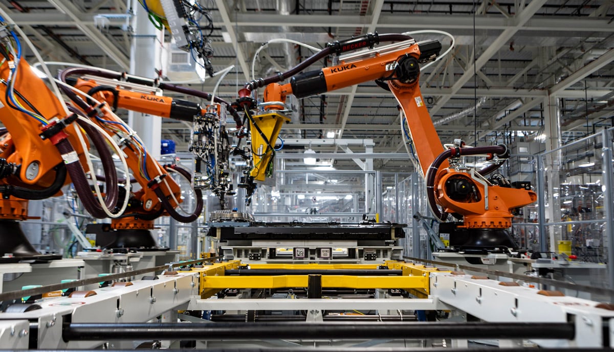 Hochvoltbatterie-Montage-BMW-Group-Werk-Woodruff