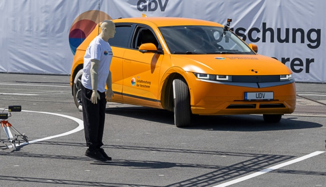UDV-Elektroauto-Sicherheit-Crash