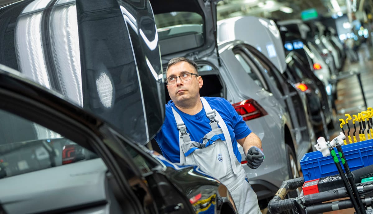 Volkswagen-Werk-Wolfsburg,-Golf-Produktion-
